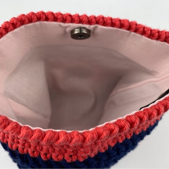 Crochet sunflower small crossbody bag, lined, handmade 6.5" pouch, phone bag - Picture 6 of 9